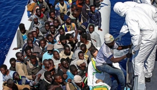 Πως η μαφία της Σικελίας βγάζει εκατομμύρια από τη μεταναστευτική κρίση