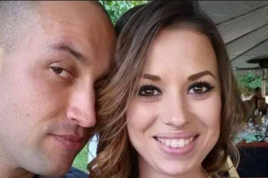 Τραγικός σύζυγος δημοσίευσε εικόνες με τη νεκρή γυναίκα του μέσα στο φέρετρο