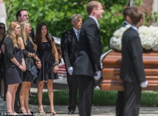 Εκατοντάδες στην κηδεία των ομογενών που δολοφονήθηκαν στην Ουάσινγκτον