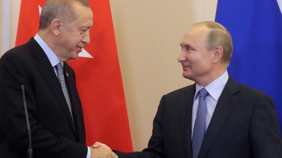 Bloomberg: Η Τουρκία απομακρύνεται από το ΝΑΤΟ, ετοιμάζει όπλα με τη Ρωσία