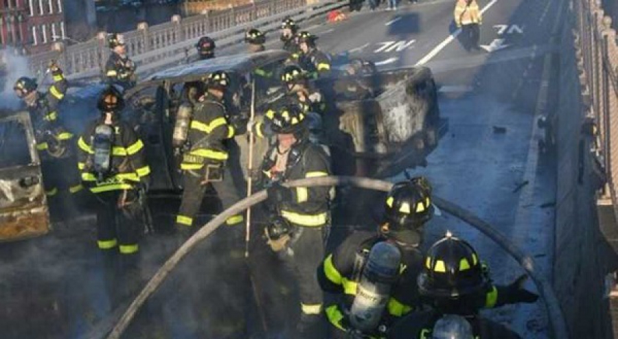Τραγωδία στην Γέφυρα του Μπρούκλιν - Ένας νεκρός και πέντε τραυματίες