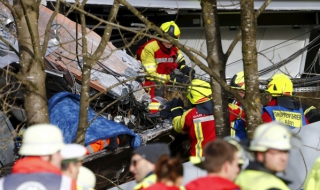 Σιδηροδρομική τραγωδία: 9 νεκροί και δεκάδες τραυματίες στην Γερμανία
