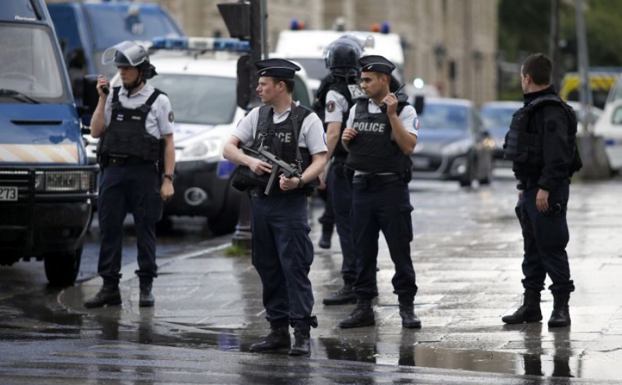 Δέκα συλλήψεις σε Γαλλία και Ελβετία από την αντιτρομοκρατική
