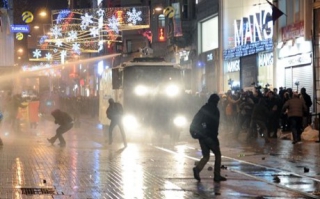 Nύχτα κολάσεως στην Τουρκία! 14 νεκροί στα επεισόδια