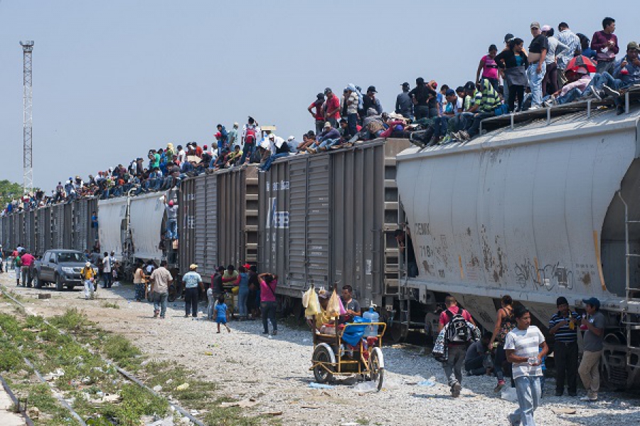 Περισσότεροι από 7.000 μετανάστες κατευθύνονται προς τις ΗΠΑ