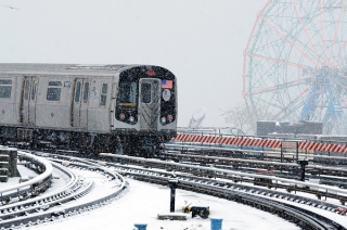Νέα Υόρκη: Χάος από την σφοδρή χιονόπτωση - Βελτιώνεται ο καιρός το Σαββατοκύριακο