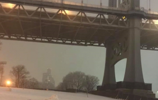 Νέα Υόρκη: Βαριά αλλά μικρότερη του αναμενομένου η... χιονοθύελλα του χειμώνα