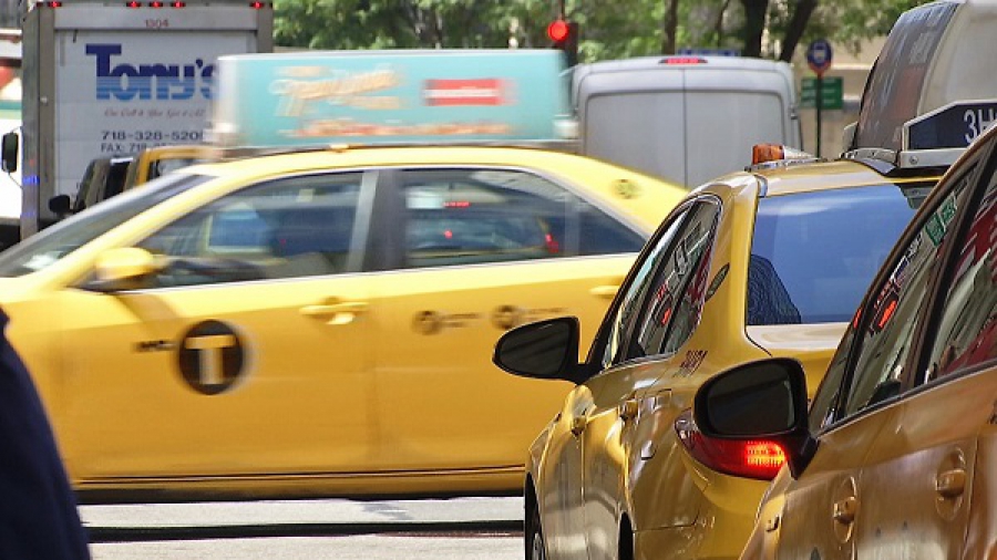 Νέα Υόρκη: Καπέλο - &quot;φωτιά&quot; στα κίτρινα ταξί από τον Ιανουάριο