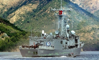 Τουρκικό πολεμικό σκάφος εμβόλισε ελληνικό ψαράδικο!