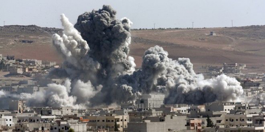 Ρωσικές αεροπορικές επιδρομές στη Συρία. Περισσότεροι από 30 άμαχοι νεκροί. Στάση αναμονής από τις ΗΠΑ