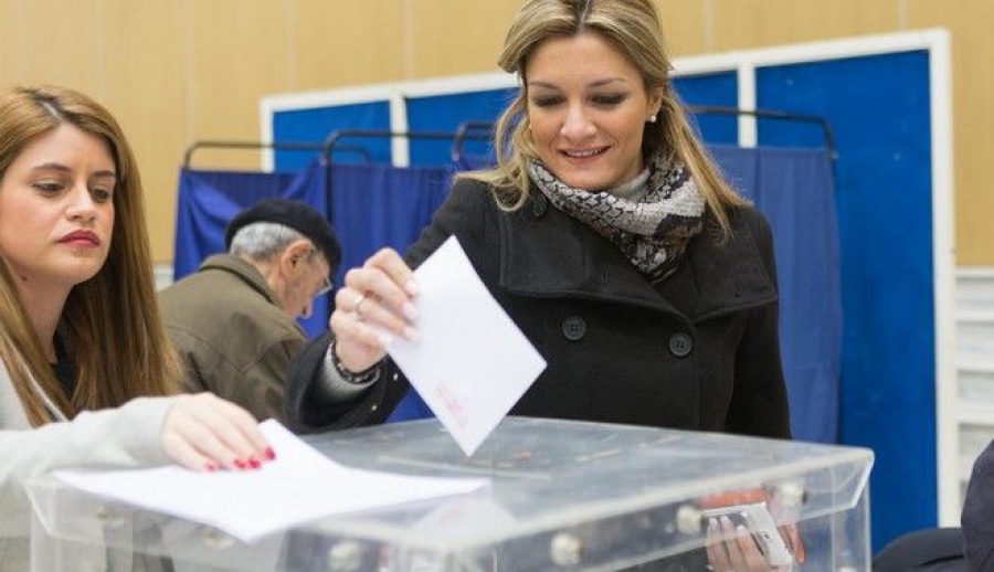 Στο ναδίρ η δύναμη των κομμάτων σύμφωνα με νέα δημοσκόπηση. ΣΥΡΙΖΑ και ΝΔ συγκεντρώνουν αθροιστικά μόλις 33%