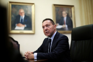 Στουρνάρας στο Reuters: Έρχεται νέα χαλάρωση των capital controls