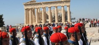 Αρθρο-καταπέλτης της αυστριακής Ντερ Στάνταρντ για τους Γερμανούς: Χρωστάτε στους Ελληνες 1,5 τρισ. δραχμές