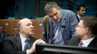 Επιμένει το ΥΠΟΙΚ για το πλεόνασμα παρά την έκθεση της Κομισιόν