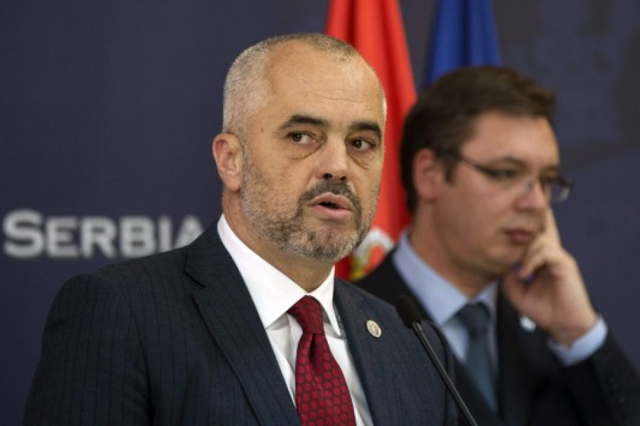 Όλοι μιλούν για το &quot;ξεμάλλιασμα&quot; του Σέρβου με τον Αλβανό πρωθυπουργό