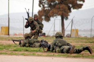 Στρατιωτικά ελικόπτερα στην Ειδομένη – Καταδρομείς στα νησιά – Νέες τουρκικές παραβιάσεις – Σκηνικό κλιμάκωσης έντασης μεταξύ Ελλάδας – Τουρκίας;