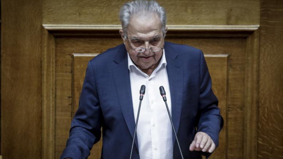 Ο Φλαμπουράρης... δεν ξέρει τον Πετσίτη