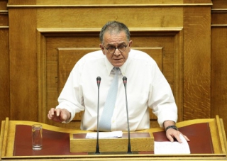 Τζούφιο το αντάρτικο των 5 βουλευτών του ΣΥΡΙΖΑ - Ψηφίσθηκε ο αναπτυξιακός νόμος και η τροπολογία Μουζάλα