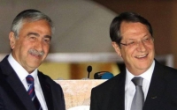 Συνάντηση Αναστασιάδη - Ακιντζί: Θετικό κλίμα χωρίς συγκλίσεις