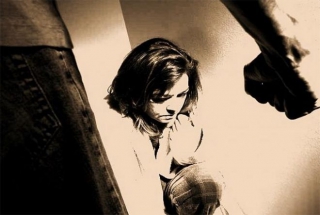 ΓΓ Ισότητας: Στο 40% των δολοφονιών γυναικών, δράστης είναι ο σύζυγος