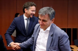 Μέσα στο Eurogroup: Το &quot;καλή τύχη&quot; του Σόιμπλε, το βέτο Τσακαλώτου και ο αμετακίνητος Τόμσεν – Όλα όσα έγιναν