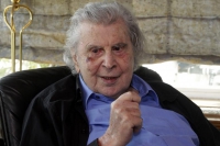 Σκοπιανό: Η απάντηση του Μίκη Θεοδωράκη για το αν θα παραστεί στο συλλαλητήριο