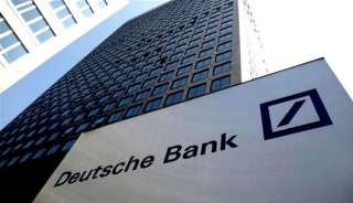 Οι ΗΠΑ &#039;κερνούν&#039; τη Deutsche Bank, πρόστιμο 2,4 δις