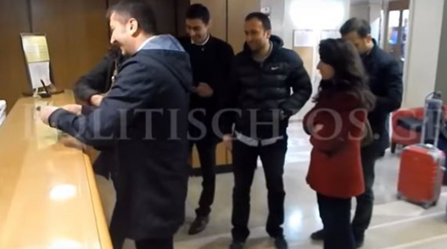 Οι Τούρκοι μας δουλεύουν και μας εξευτελίζουν κάθε μέρα - Με διαβατήριο του ψευδοκράτους ένας από τους Τούρκους «παρατηρητές» στη Χίο