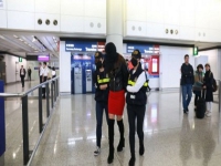 BINTEO― Ελληνίδα μοντέλο με 2,5 κιλά κοκαΐνης στο αεροδρόμιο του Χονγκ Κονγκ! Η στιγμή της σύλληψης