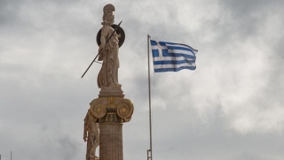 &#039;Στενό παπούτσι&#039; μέχρι το 2018 και μετά χαλάρωση και χρέος