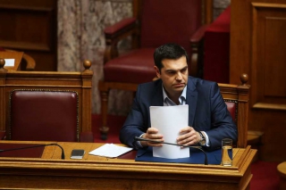 Reuters: Ο Τσίπρας μπροστά στον γρίφο των εκλογών