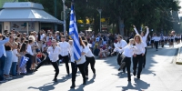Ο ΣΥΡΙΖΑ αποθέωσε την ασέβεια στην παρέλαση - Το... μανιφέστο των "ακτιβιστριών"