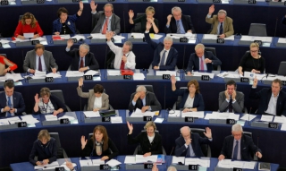 Ευρωκοινοβούλιο: &quot;Πάγωσε&quot; τις ενταξιακές διαπραγματεύσεις με την Τουρκία