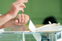 Για πρώτη φορά η Κυβέρνηση μιλάει για πιθανές εκλογές τον Μάιο