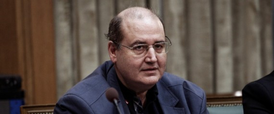 Φίλης: Κλείνω τα μάτια στη Βουλή επειδή πάσχω από υπνική άπνοια