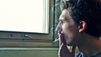 ΠΕΙΡΑΜΑ Τι Έγινε Όταν Ζήτησα από Έλληνες Καπνιστές να Σβήσουν το Τσιγάρο τους σε Κλειστούς Χώρους