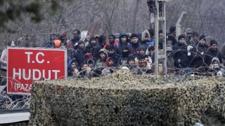 Καστανιές Έβρου: Συνεχίστηκε το βράδυ η ένταση στα σύνορα