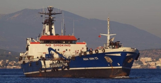 AΠΙΣΤΕΥΤΗ ΚΑΤΑΓΓΕΛΙΑ Γέμισαν τα αμπάρια του πλοίου με νερό και το βούλιαξαν