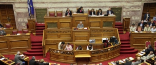 Αντιδράσεις για τη χορήγηση άτοκων δανείων σε βουλευτές από τη Βουλή