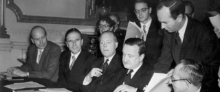 Σαν σήμερα το 1953, η Ελλάδα διέγραψε το χρέος της Γερμανίας