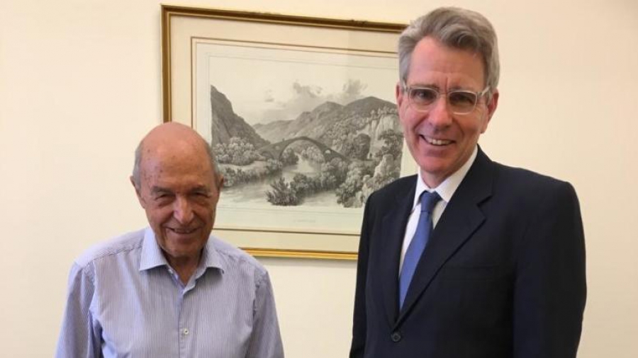 Γιατί ο Τζέφρι Πάιατ επεδίωξε συνάντηση με τον Κώστα Σημίτη