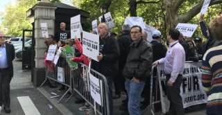 Πρώτη νίκη για τους γουναράδες - Ο Τζόνσον αναθεωρεί την πρόταση νόμου