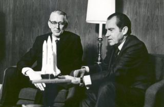 Ο Νίξον είχε προβλέψει προεδρeία Τραμπ το 1987!