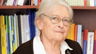 “ΕΛΛΗΝΙΔΑ” Καθηγήτρια: “Τα ΤΟΥΡΚΙΚΑ και ΟΧΙ τα ΕΛΛΗΝΙΚΑ(;) είναι η ΓΛΩΣΣΑ της ΦΙΛΟΣΟΦΙΑΣ!!!