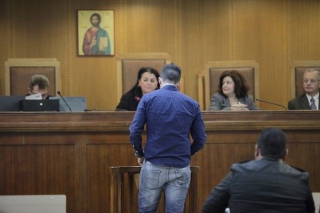 Δίκη Χρυσής Αυγής. Αστυνομικός: Ο Ρουπακιάς είπε &quot;εγώ το έκανα, μην πείτε τίποτα σε κανέναν. Είμαι δικός σας&quot;