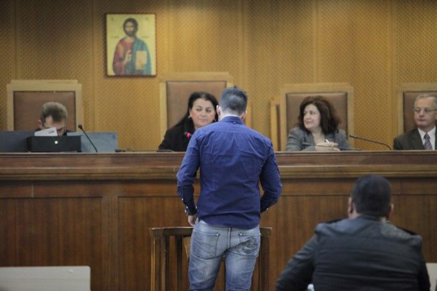 Δίκη Χρυσής Αυγής. Αστυνομικός: Ο Ρουπακιάς είπε &quot;εγώ το έκανα, μην πείτε τίποτα σε κανέναν. Είμαι δικός σας&quot;
