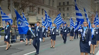 Νέα Υόρκη: Στα γαλανόλευκα η 5η λεωφόρος του Μανχάταν στην παρέλαση για την 25η Μαρτίου