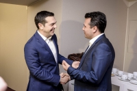 Σκοπιανό: Πρώτο βήμα πίσω από Ζάεφ, ανυποχώρητος ο Τσίπρας για αλυτρωτισμό