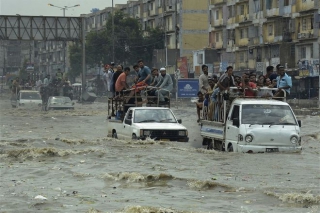 Στην Ασία έχουν σκοτωθεί 1200 άτομα αλλά για τα δυτικά media είναι Παρασκευή