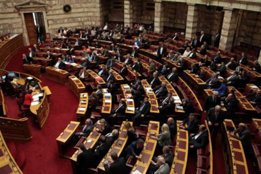 Υπερψηφίστηκαν οι ρυθμίσεις για ΕΝΦΙΑ και κόκκινα δάνεια